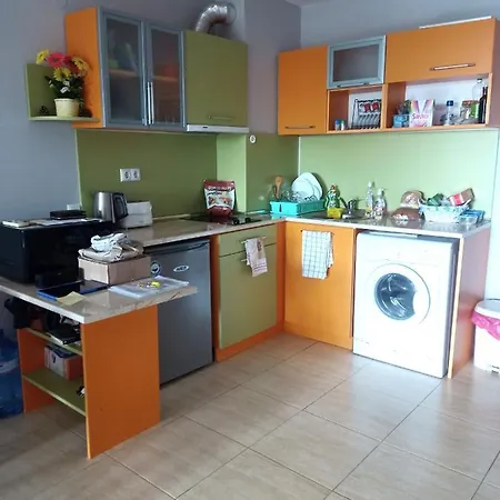 Two In Etara 3, アパート *